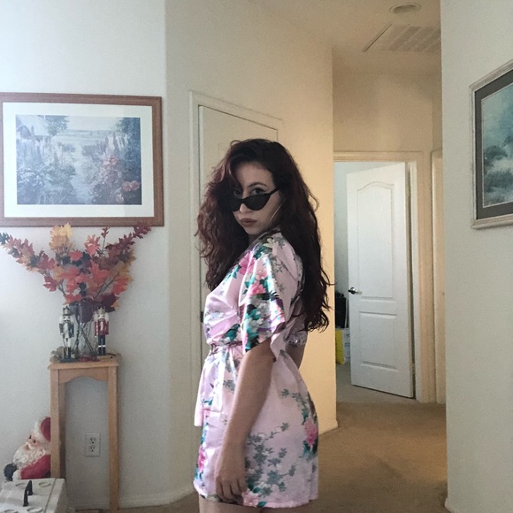 Pink robe - Picture 3 of 5